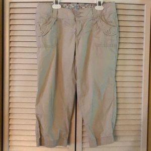 Tan capris size 7